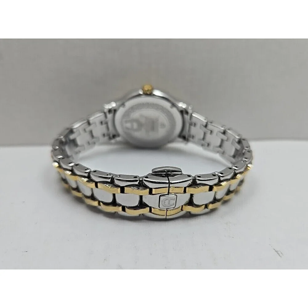 Etienne Aigner item shows